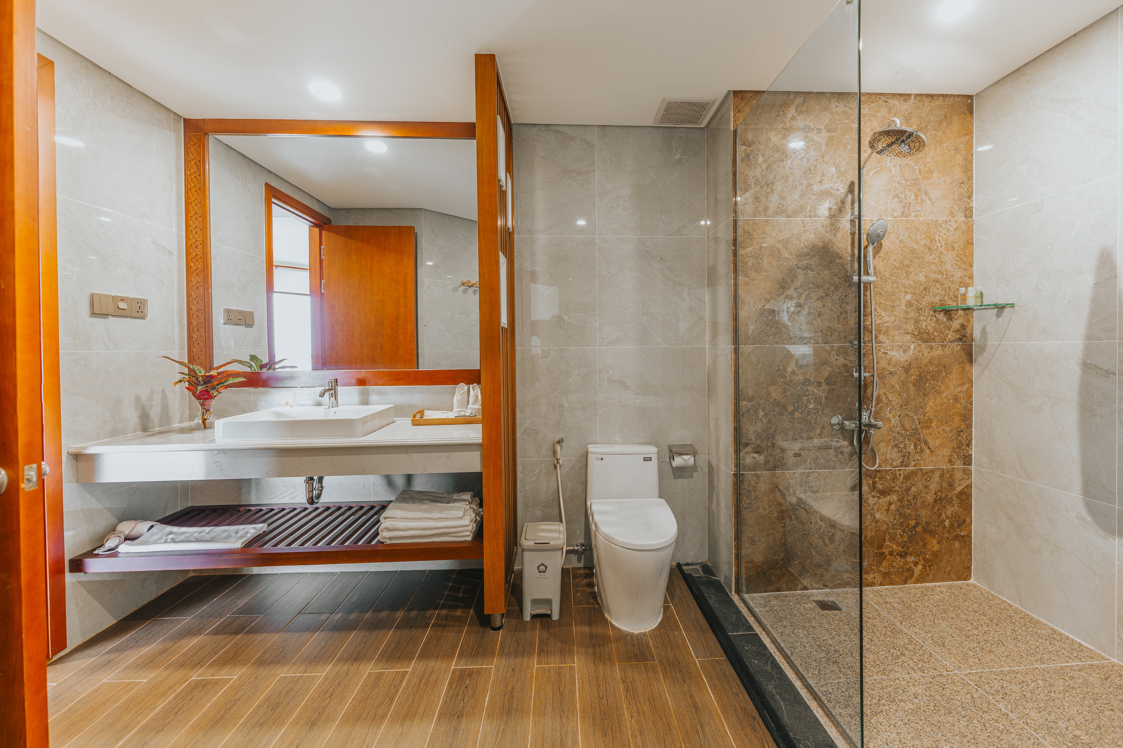 Deluxe Grove View - other image 2