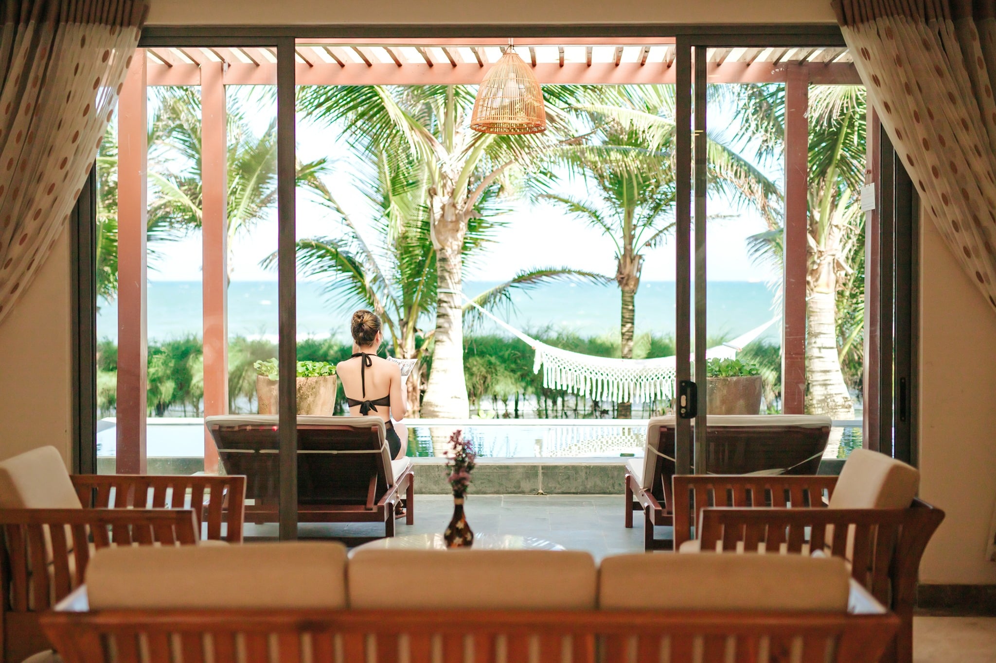 2-Bedroom Beach Front Bungalow - living image 3