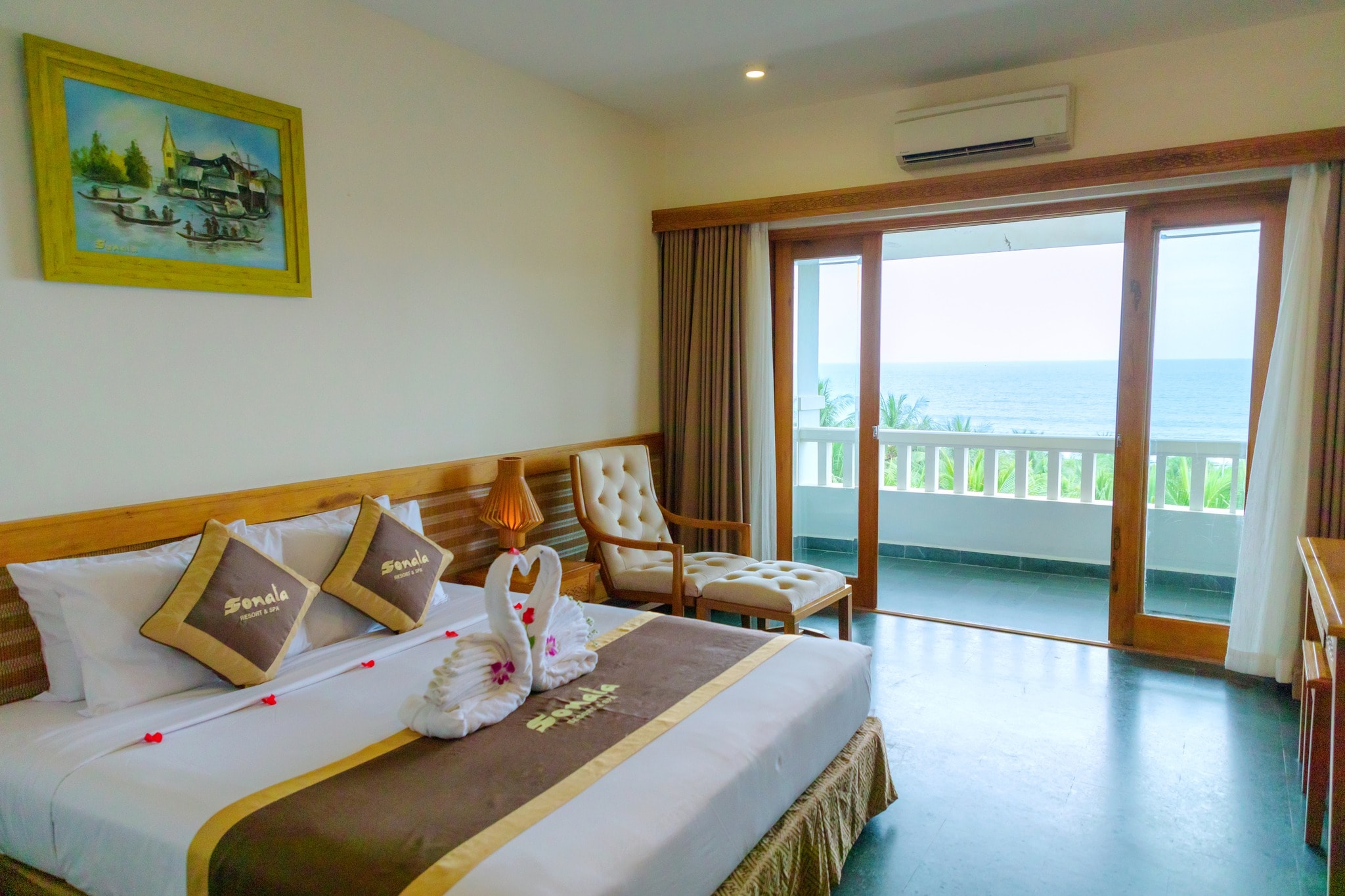 Deluxe Sea View - Featured View