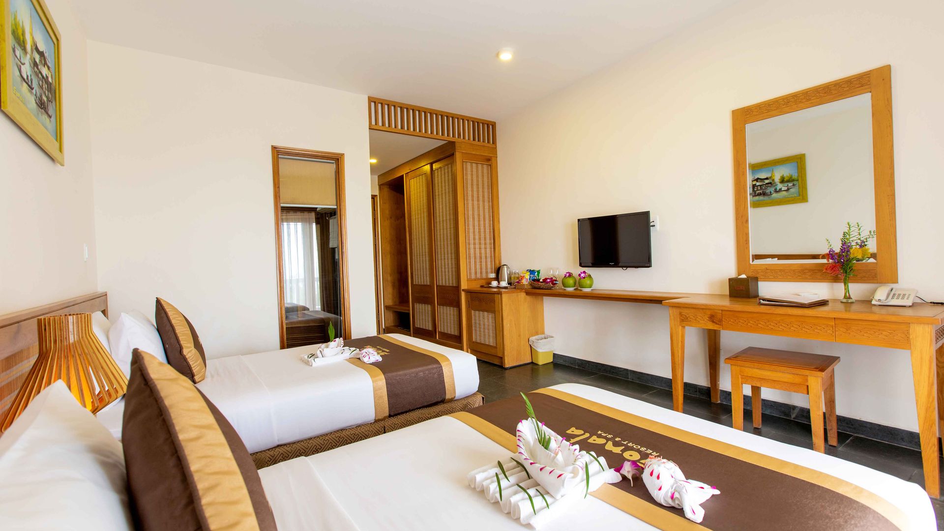 Deluxe Garden View - Featured View